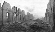 'Un chef-d'oeuvre de destruction; Une rue de la petite ville d'Albert (Somme)', 1914. Creator: Unknown.