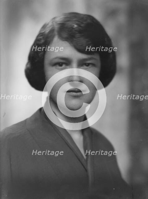 Barrett, Hinman, Mrs., portrait photograph, 1917 June 19. Creator: Arnold Genthe.