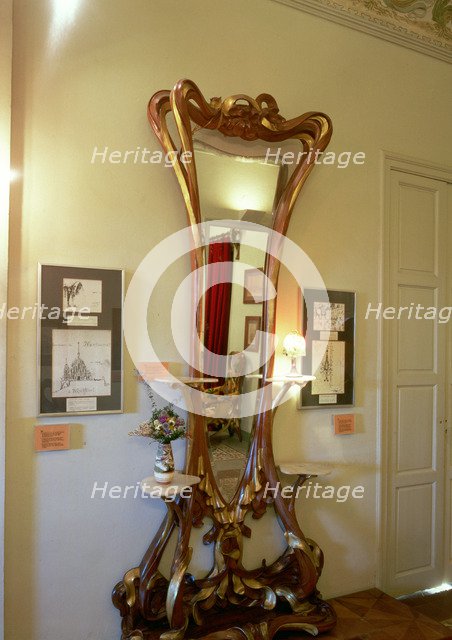 Mirror and console table designed for Casa Ibarz by Aleix Clapés.