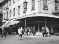 Street corner in Chinatown, San Francisco, between 1920 and 1930. Creator: Arnold Genthe.