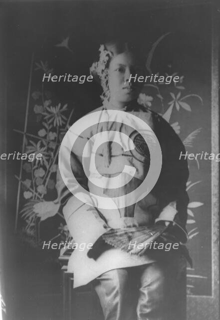 Chinese girl, Chinatown, San Francisco, between 1896 and 1906. Creator: Arnold Genthe.