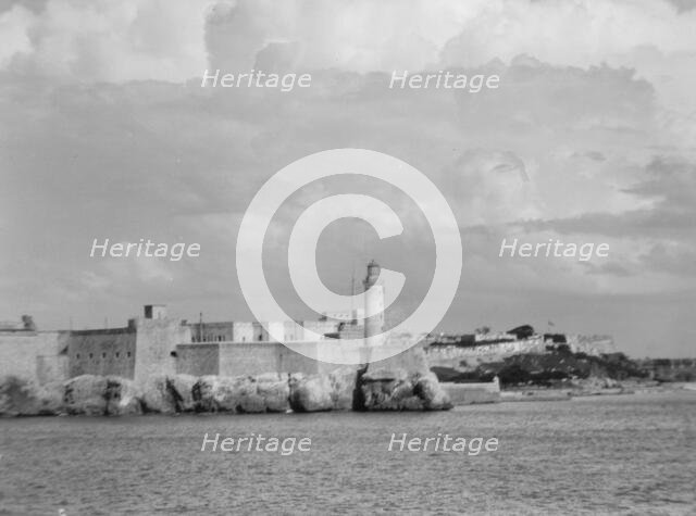 Travel views of Cuba and Guatemala, between 1899 and 1926. Creator: Arnold Genthe.