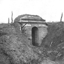 'La retraite allemande; A Gommecourt: entrée de sous-sol ayant servi d'abri', 1917. Creator: Unknown.