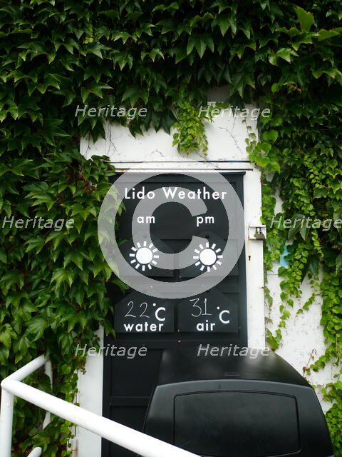 Brockwell Lido, Dulwich Road, Brockwell Park, Lambeth,  London, 2011. Creator: Simon Inglis.