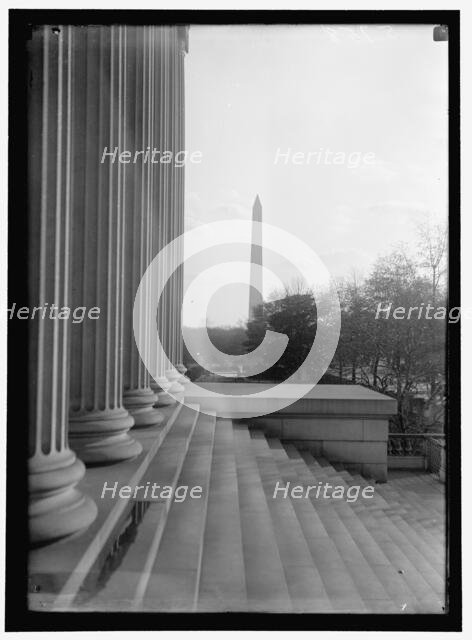 Washington Monument, between 1909 and 1923. Creator: Harris & Ewing.