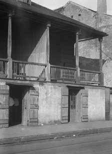 Madame John's Legacy, 632 Dumaine Street, New Orleans, between 1920 and 1926. Creator: Arnold Genthe.
