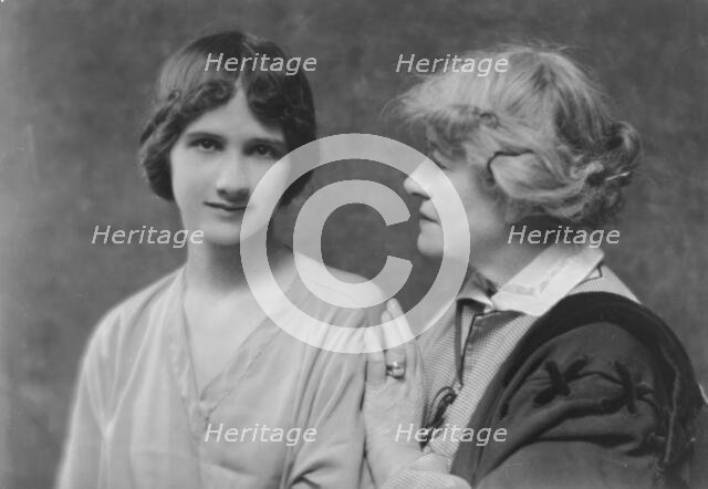 Terry, Ellen, Miss, and Anna Duncan, portrait photograph, 1915. Creator: Arnold Genthe.