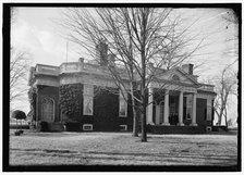 Monticello - portico, between 1914 and 1918. Creator: Harris & Ewing.