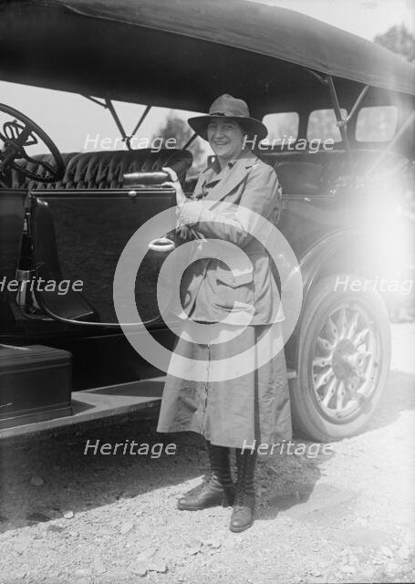 Woman's National Service School Under Woman's Section, Navy League - Mrs. H.B. Joy, 1916. Creator: Harris & Ewing.