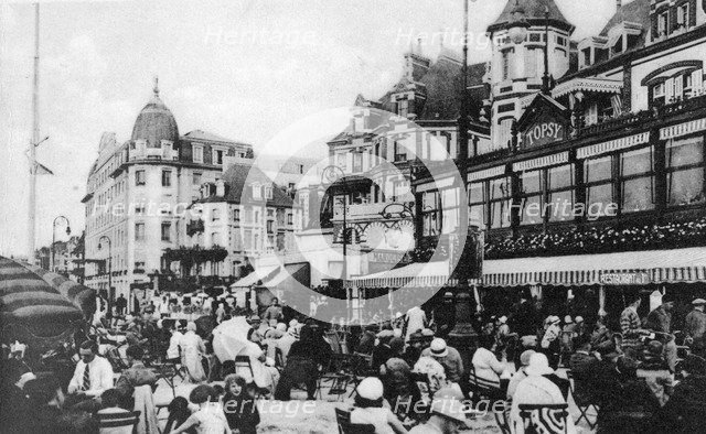 The 'Topsy' Bar, Trouville, France, c1920s. Artist: Unknown