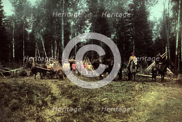 Group of Workers at the Zimov'evsko-Meshchaninovskaia Railroad, 1906-1908. Creator: Dorozhno-Stroitel'nyi Otdel.