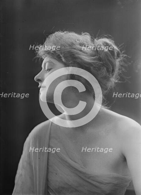 Major, Madge, Miss, portrait photograph, 1918 Sept. 3. Creator: Arnold Genthe.