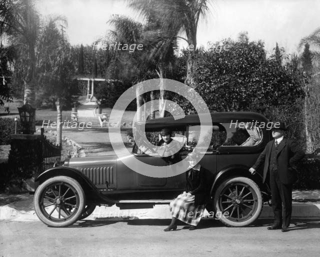 1916 Chalmers model 6-40 Californian top tourer. Creator: Unknown.
