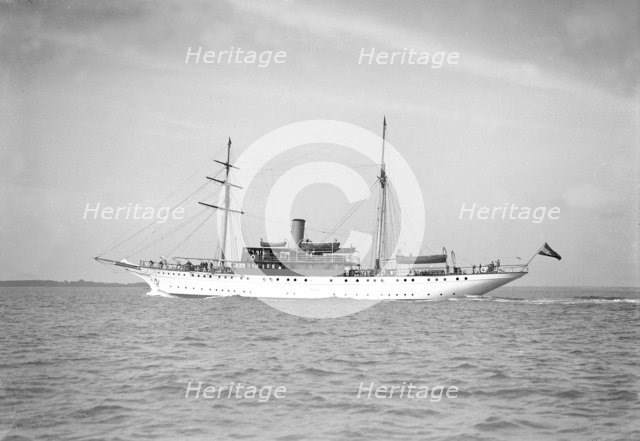 The steam yacht 'Ul' under way, 1911. Creator: Kirk & Sons of Cowes.