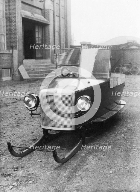 Sleigh car, Landskrona, Sweden, 1923. Artist: Unknown