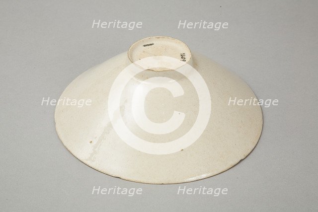 Lobed bowl with qingbai glaze with carved floral design made in the Northern Song dynasty. Artist: Unknown.