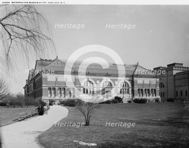 Metropolitan Museum of Art, New York, N.Y., between 1900 and 1906. Creator: Unknown.