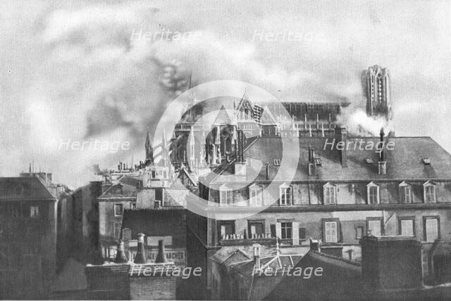 ''Le Cathedrale de Reims en flammes le 17 septembre', 1914. Creator: Jules Matot.