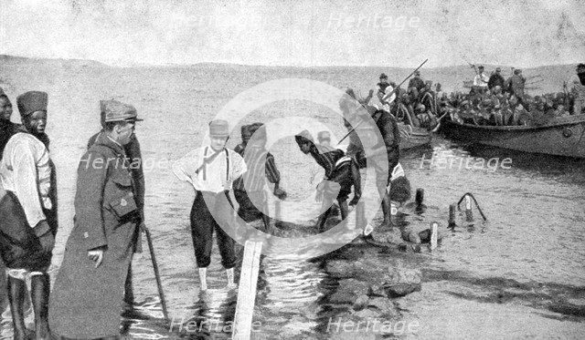 Senegalese soldiers embarking on the Egyptian coast, World War I, 1915. Artist: Unknown