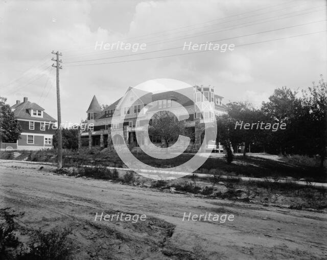 The Marsland, South Haven, Mich., between 1890 and 1901. Creator: William H. Jackson.