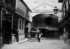 Green Dragon Inn, Bishopsgate, London. Artist: Anon