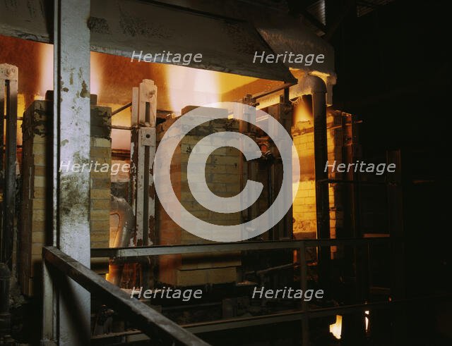 Owens-Corning Fiberglas Corporation, Toledo, Ohio, 1942. Creator: Alfred T Palmer.