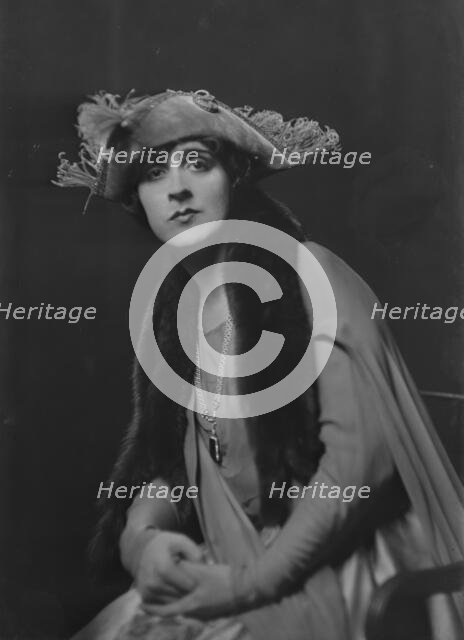 Cowl, Jane, Miss, portrait photograph, 1918 Oct. 14. Creator: Arnold Genthe.