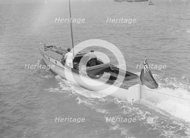 The cabin cruiser 'Minnehaha', 1914. Creator: Kirk & Sons of Cowes.