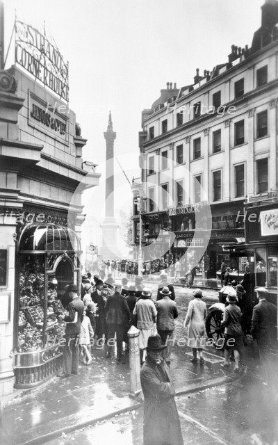 Nelson's Column, The Strand and Lyons Cornor House, Westminster, London, before 1933. Artist: George Davison Reid
