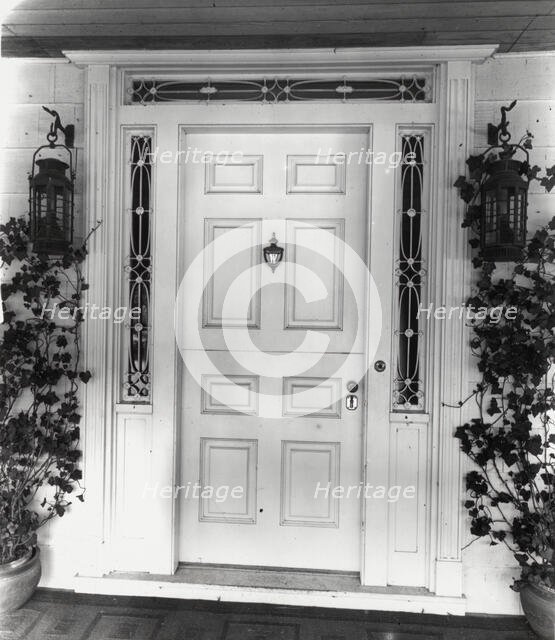 Unidentified house, between 1925 and 1935. Creator: Frances Benjamin Johnston.