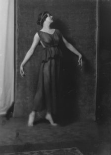 Beyer, Hilda, Miss, 1916 Feb. 1. Creator: Arnold Genthe.