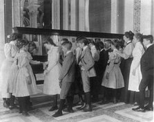 Washington, D.C. public schools - museum field trip - viewing exhibit case of George Wa..., (1899?). Creator: Frances Benjamin Johnston.