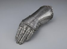 Fingered Gauntlet for the Left Hand, Landshut, c. 1535/40. Creator: Wolfgang Grosschedel.