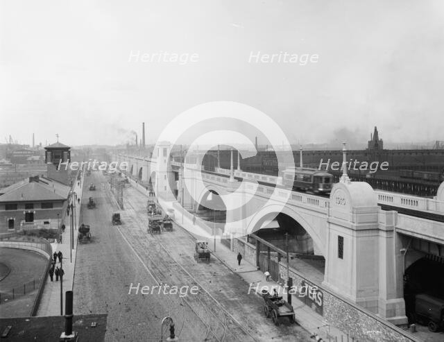 East Cambridge Bridge, Boston, Mass., between 1910 and 1920. Creator: Unknown.