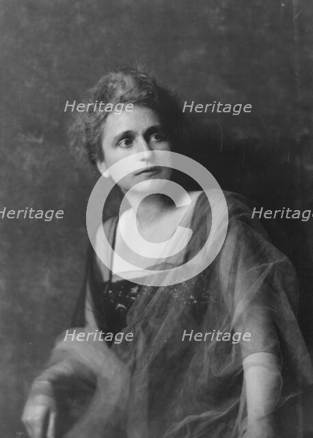 Hagemeyer, F., Mrs., portrait photograph, 1916 Mar. 15. Creator: Arnold Genthe.