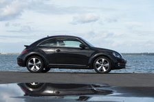 2012 Volkswagen Beetle Artist: Unknown.