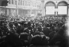 Crowd watching "playograph," World Series, 1911, 1911. Creator: Bain News Service.