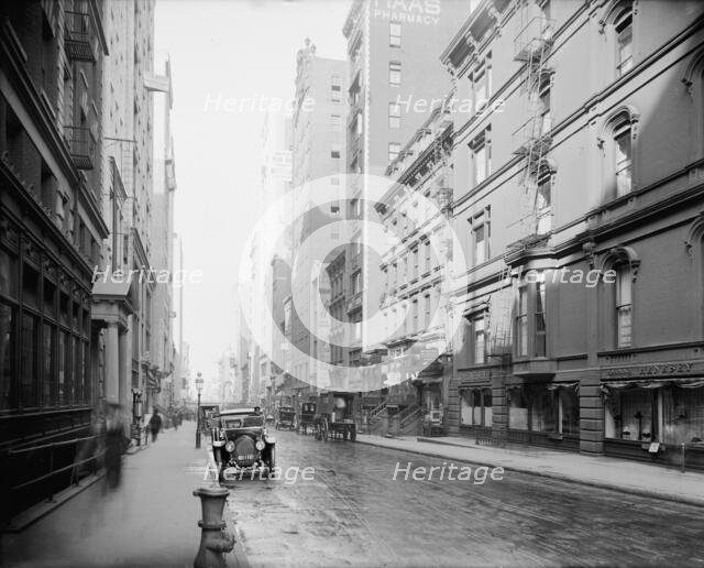 Detroit Publishing Company, Thirty-eighth Street West from Fifth Avenue, N.Y., between 1900 and 1910 Creator: Unknown.