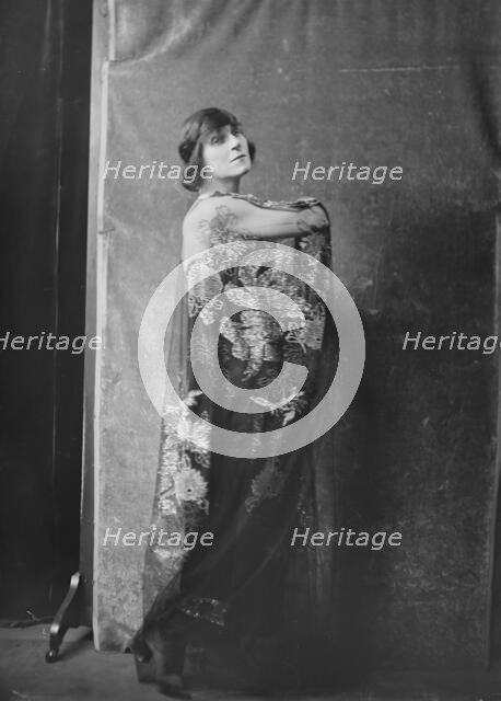 Miss Donner, portrait photograph, 1919 Mar. 6. Creator: Arnold Genthe.