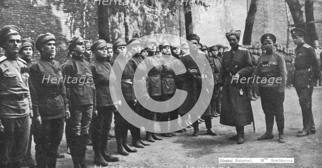 'Les Soubresauts de la Russie; Un bataillon feminin, cree et commande par Mme Botchkareva..., 1917. Creator: Unknown.