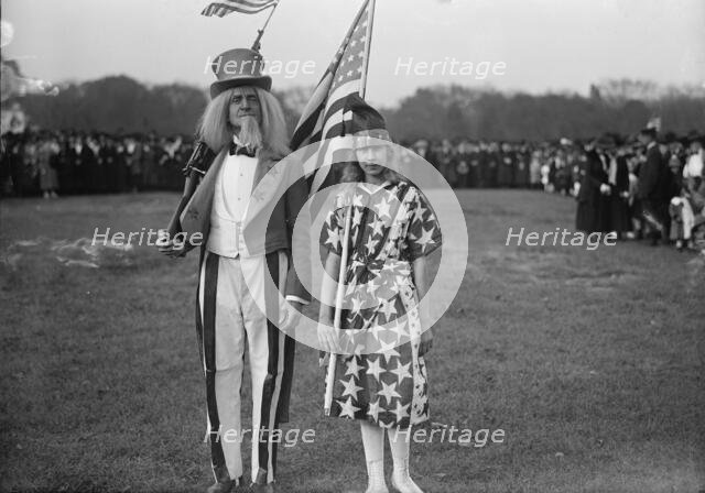 Liberty Loan Crowds, 1917. Creator: Harris & Ewing.