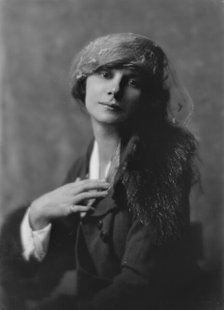 Spade, Gypsy (Yum-Yum), portrait photograph, 1913. Creator: Arnold Genthe.