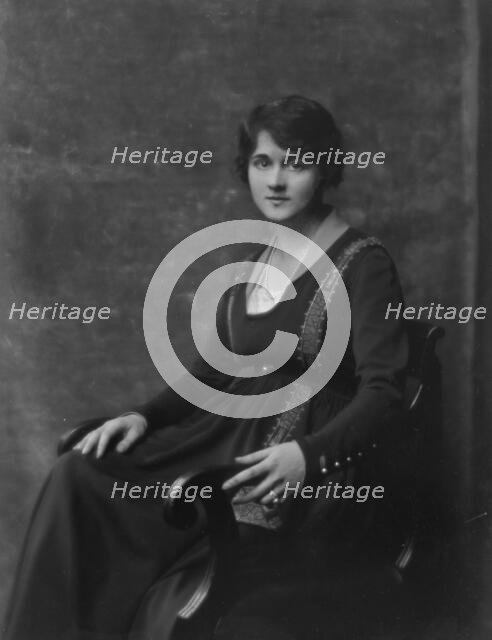 Small, Thomas, Mrs., portrait photograph, 1916. Creator: Arnold Genthe.