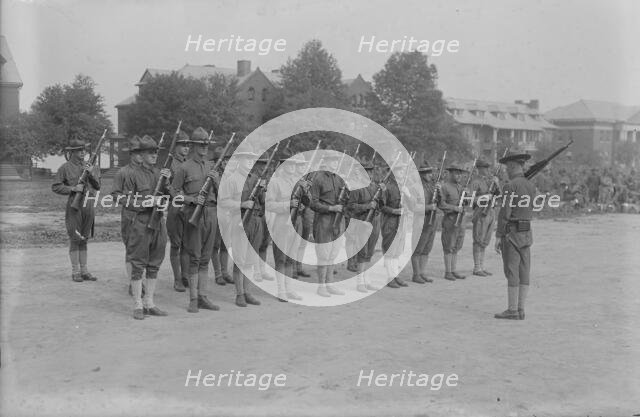 Gun Squad, Fort Slocum, 1917. Creator: Bain News Service.