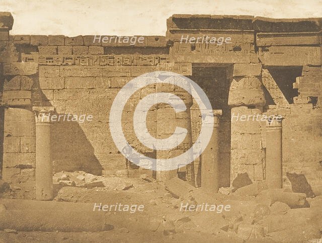 Cour du Palais Rhamsès-Meiamoun, à Médinet-habou (Thèbes) (Restes d'une Eglise Copte), 1849-50. Creator: Maxime du Camp.