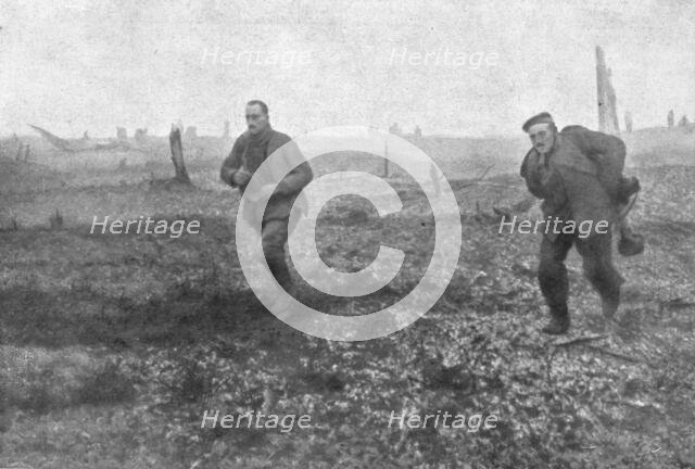 'Notre offensive du 15 decembre 1916; Deux Allemands sortent d'un abri depasse par notre premiere va Creator: Unknown.