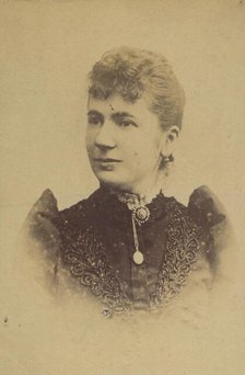 Pelgrom. Elise (femme Schouppe). Deux photographies, dont une légendée: Reprod. faite 22/2..., 1893. Creator: Alphonse Bertillon.