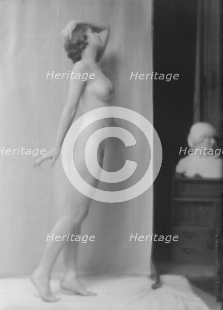 Marcellus, Irene, portrait photograph, 1915. Creator: Arnold Genthe.