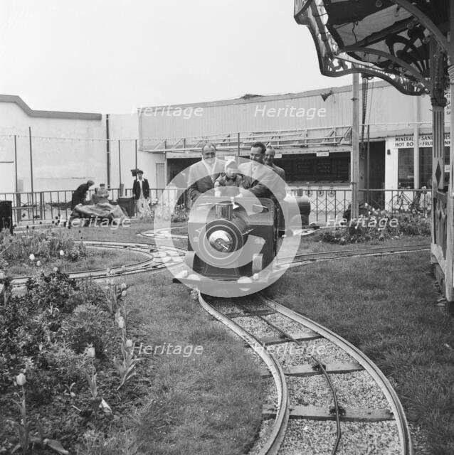 Skegness, East Lindsey, Lincolnshire, 22/05/1954. Creator: John Laing plc.