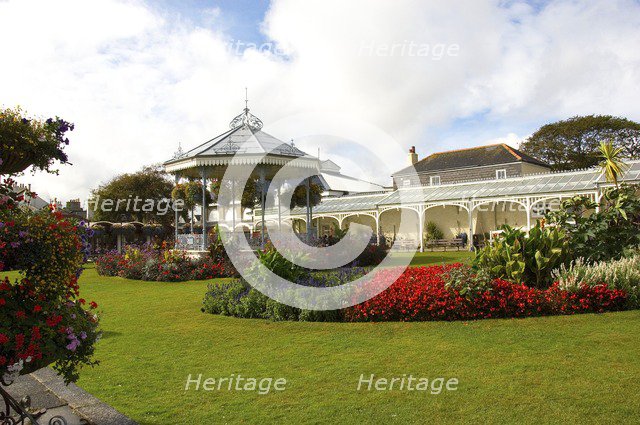 Gyllyngdune Gardens, Falmouth, Cornwall, 2007. Artist: Mike Hesketh-Roberts.